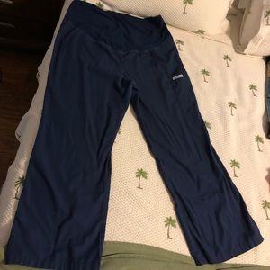 Maternity scrubs size Medium Petite Length